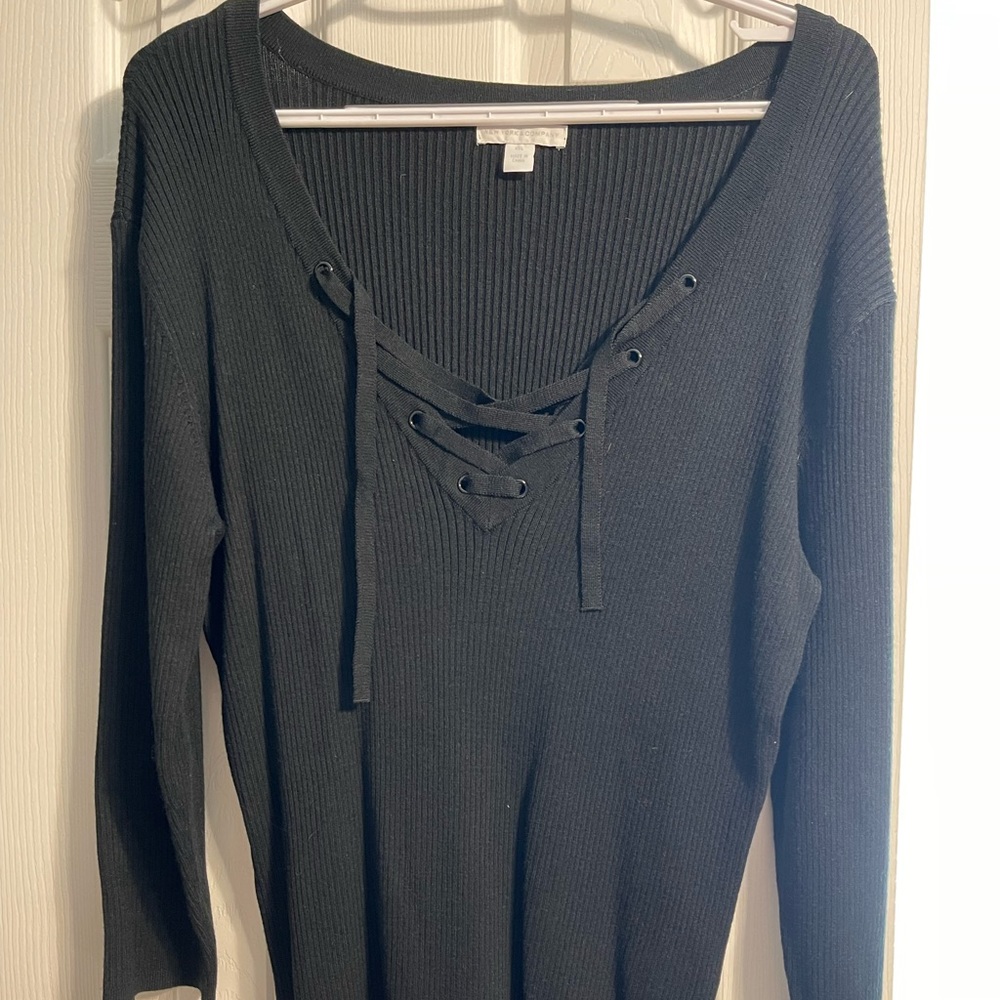 New York & Company Black V Neck Lace Long Sleeve Ribbed Top. Never Worn